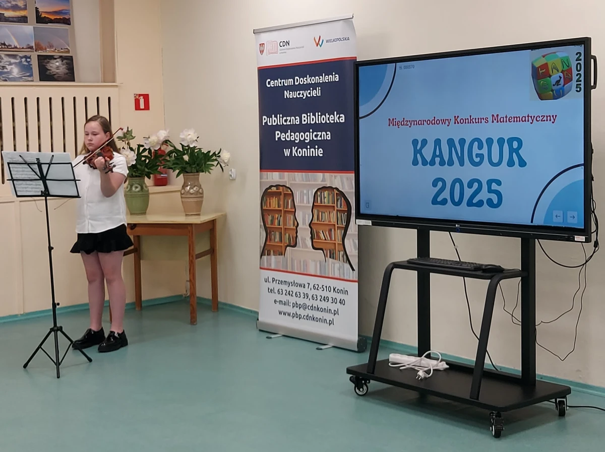 Skrzypaczka występująca na Uroczystości wręczenia nagród i dyplomów w konkursie Kangur 2025