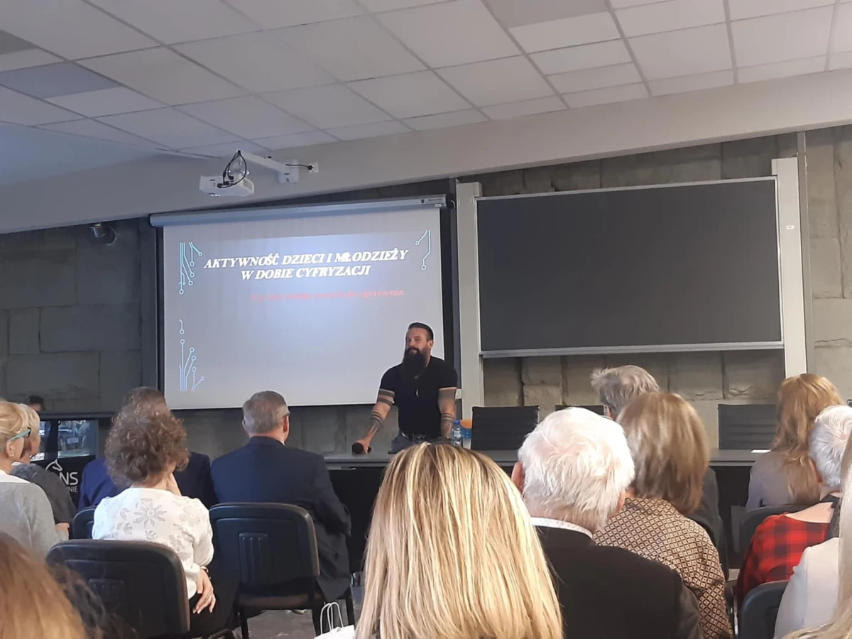 Relacja z konferencji „Zrozumieć młode pokolenie: klucze do skutecznego nauczania generacji Alfa